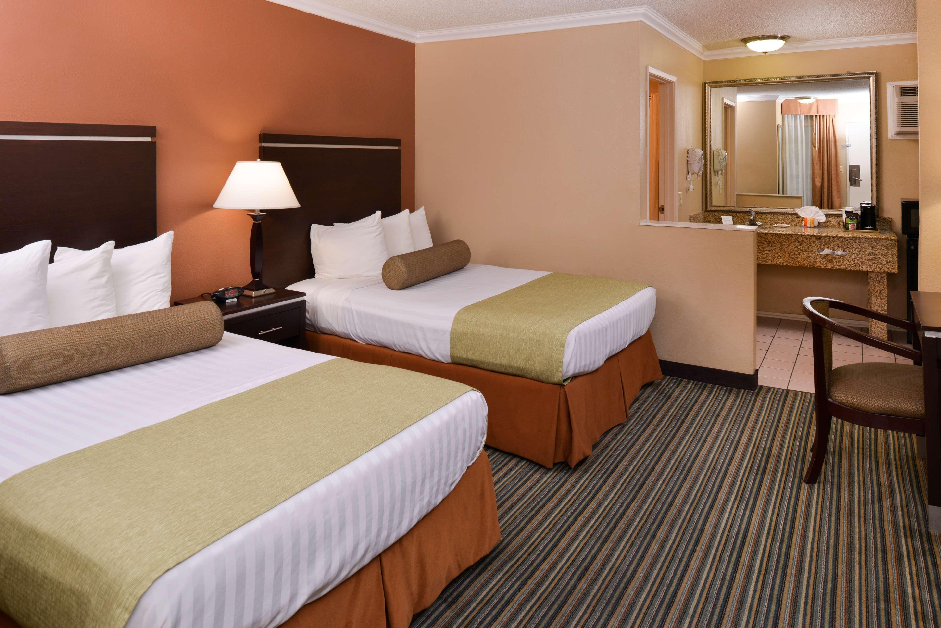 Best Western Courtesy Inn Hotel - Anaheim Resort At The Park Екстер'єр фото