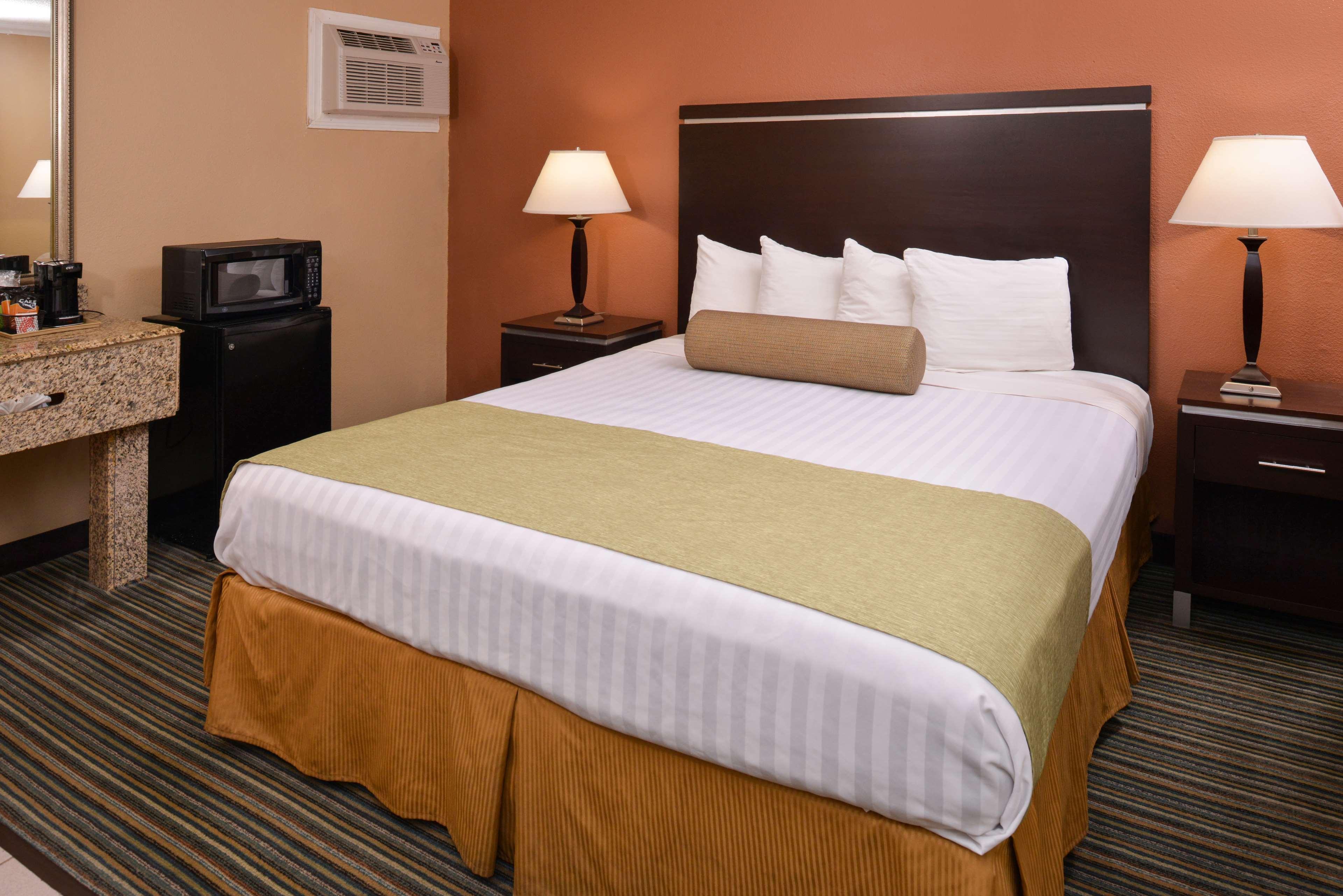 Best Western Courtesy Inn Hotel - Anaheim Resort At The Park Екстер'єр фото