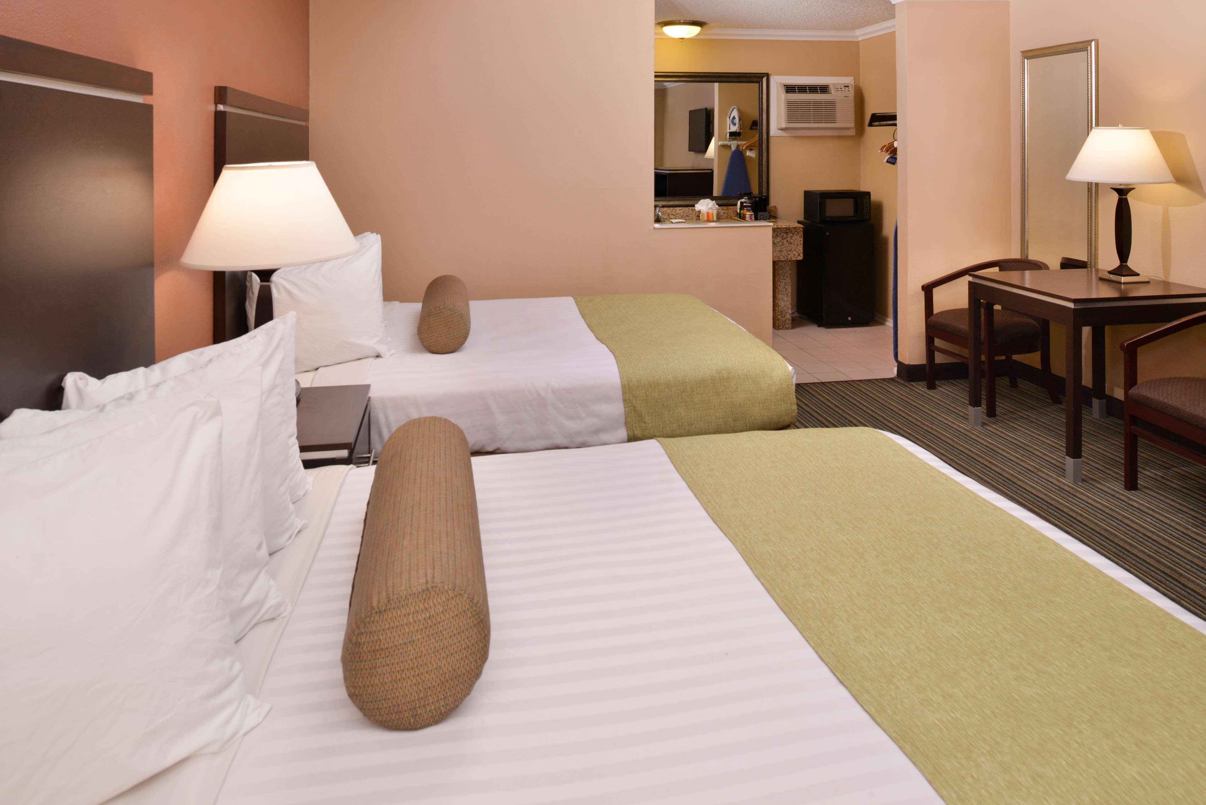Best Western Courtesy Inn Hotel - Anaheim Resort At The Park Екстер'єр фото