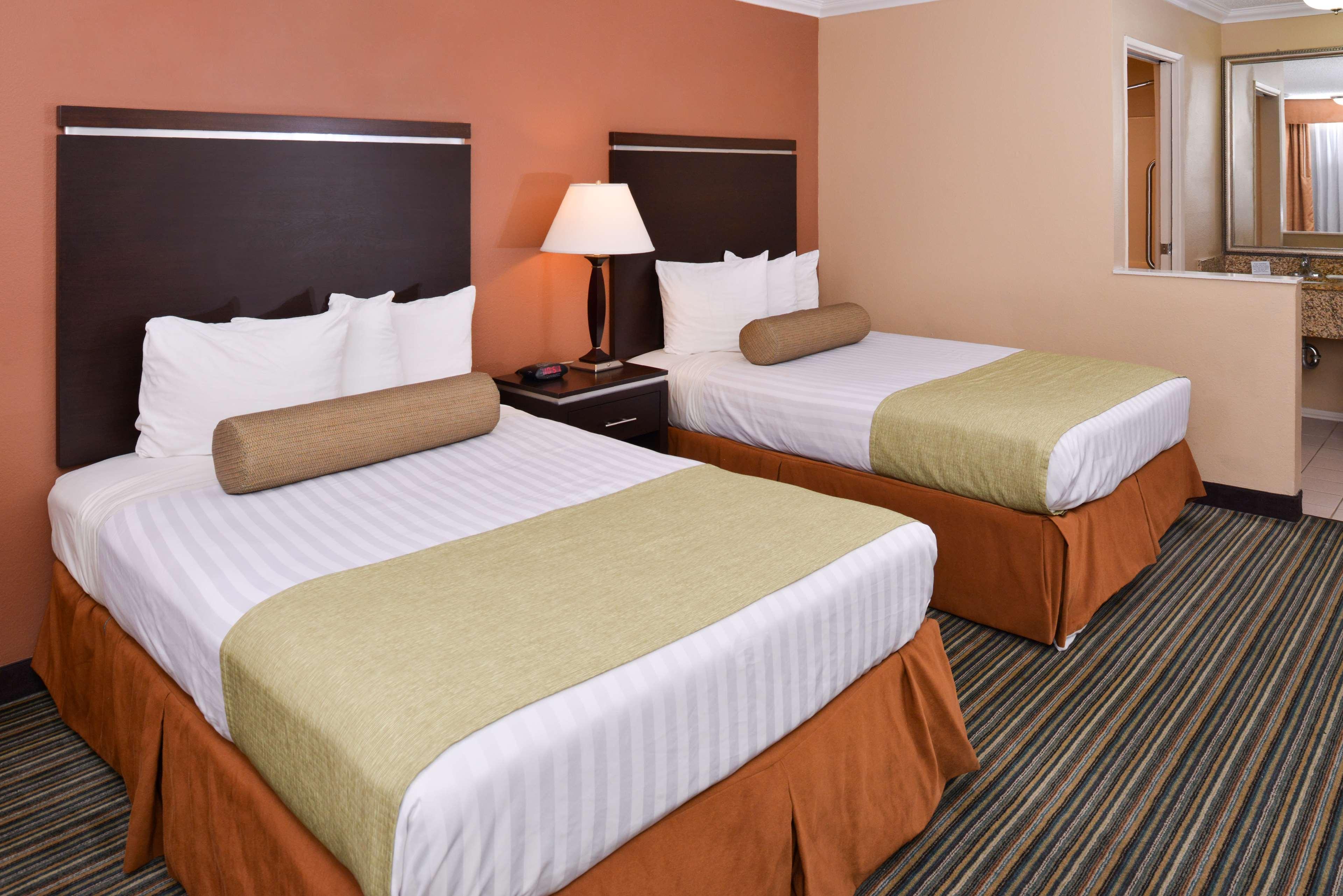 Best Western Courtesy Inn Hotel - Anaheim Resort At The Park Екстер'єр фото