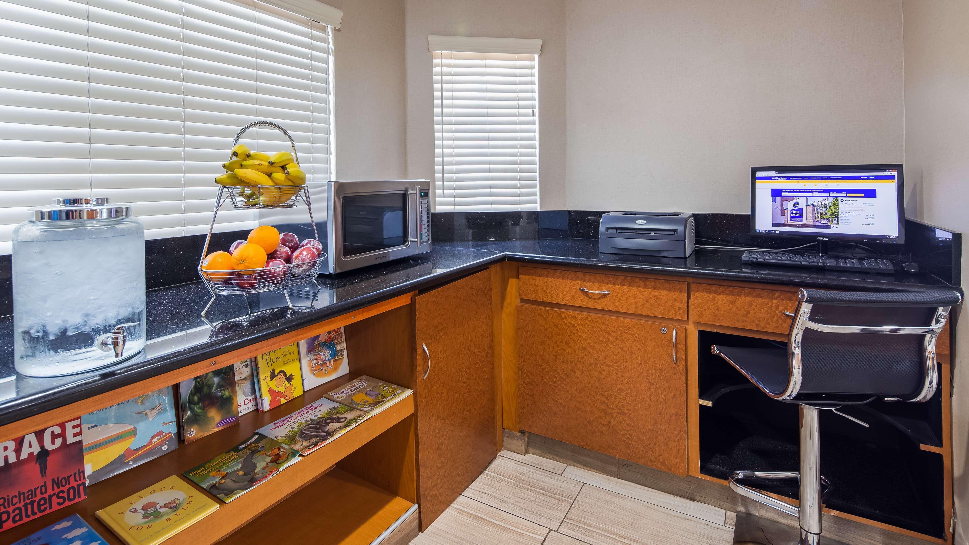 Best Western Courtesy Inn Hotel - Anaheim Resort At The Park Екстер'єр фото