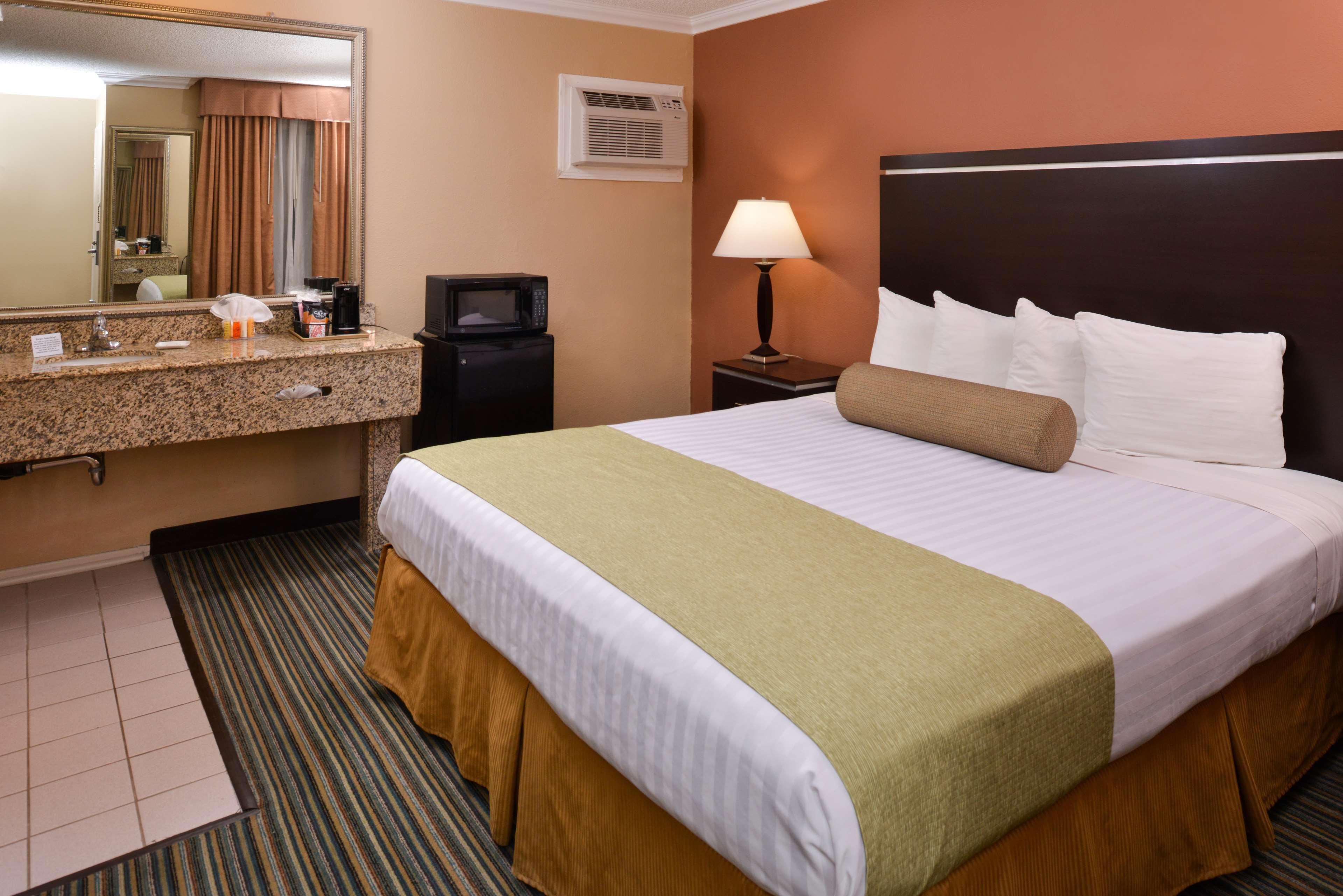 Best Western Courtesy Inn Hotel - Anaheim Resort At The Park Екстер'єр фото