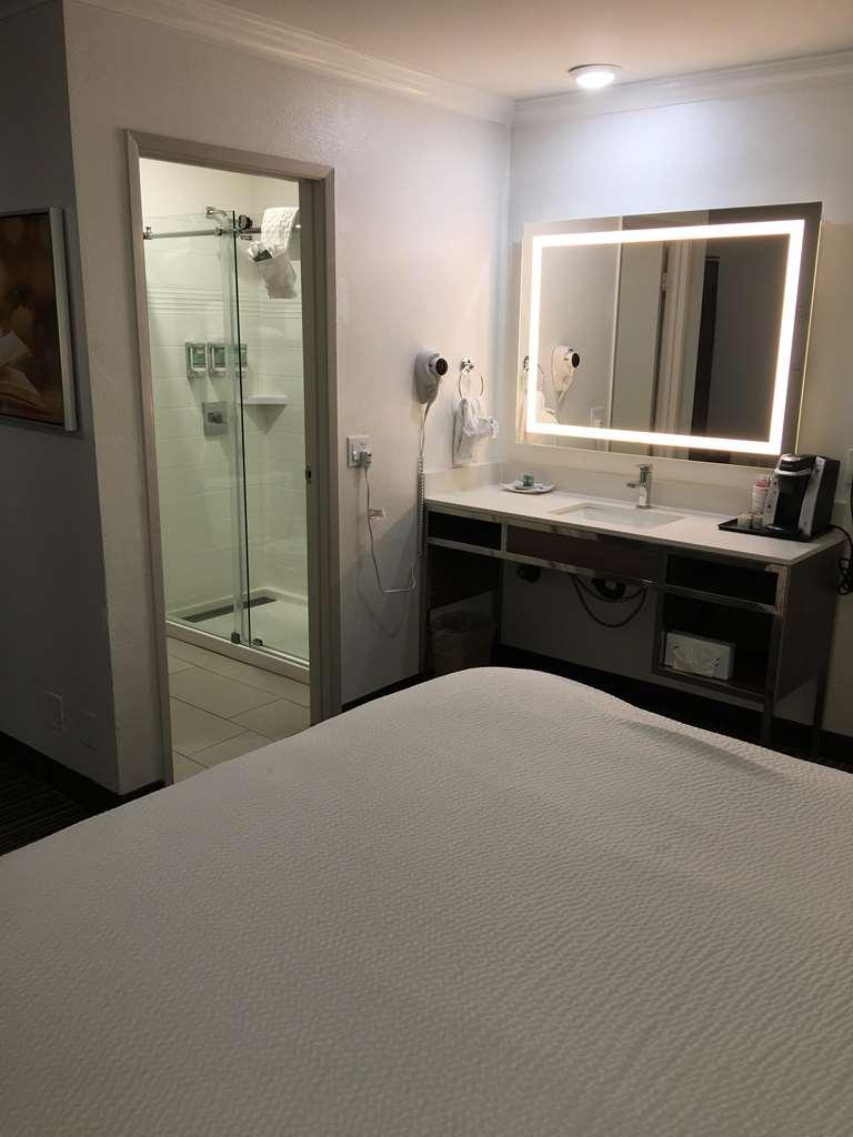 Best Western Courtesy Inn Hotel - Anaheim Resort At The Park Екстер'єр фото