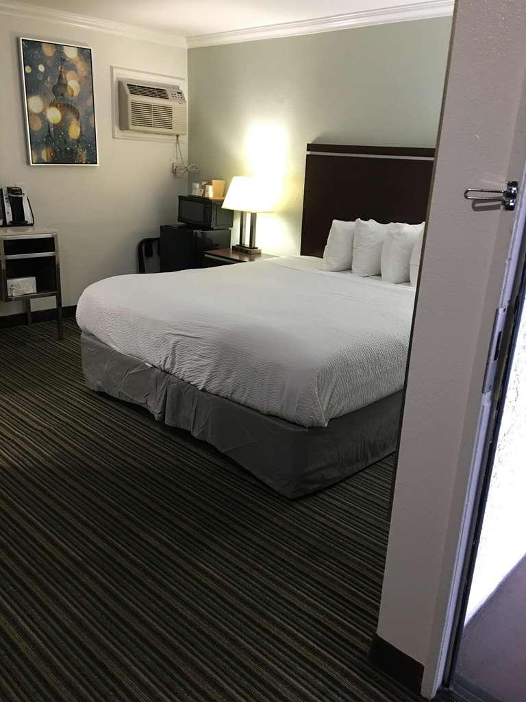 Best Western Courtesy Inn Hotel - Anaheim Resort At The Park Номер фото