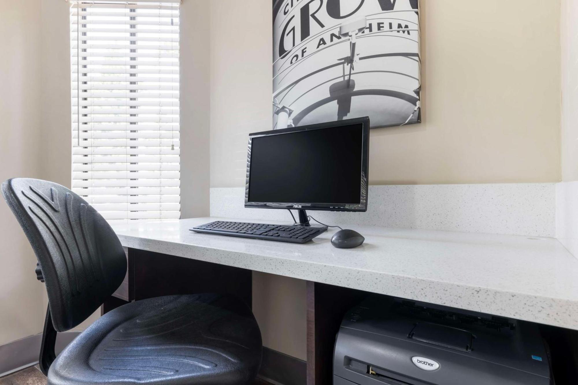 Best Western Courtesy Inn Hotel - Anaheim Resort At The Park Екстер'єр фото
