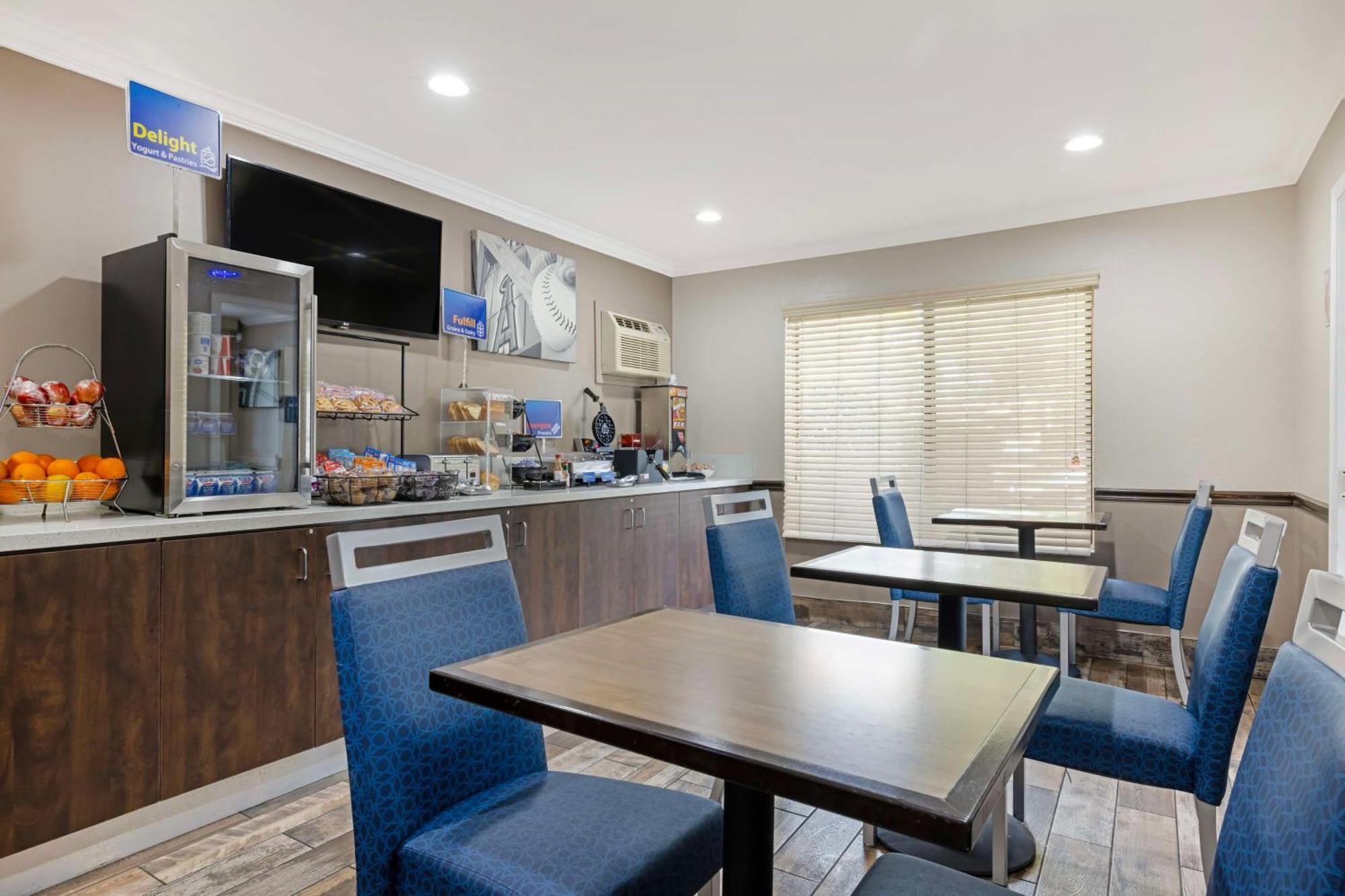 Best Western Courtesy Inn Hotel - Anaheim Resort At The Park Екстер'єр фото
