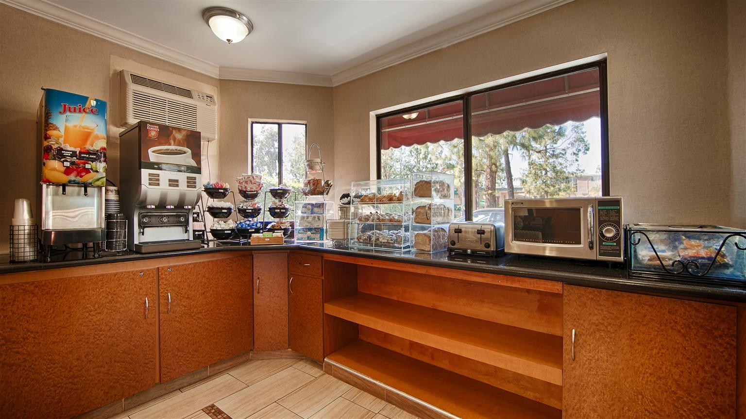 Best Western Courtesy Inn Hotel - Anaheim Resort At The Park Екстер'єр фото